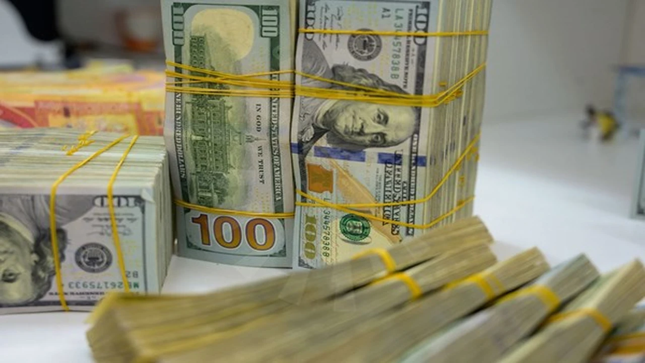 استقرار الدولار في بغداد وتغير أسعاره في أربيل بعد إغلاق الأسواق